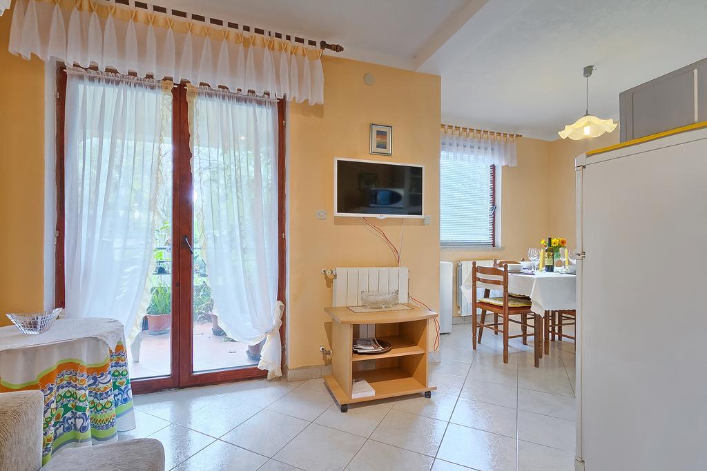 Apartments Valoda Nedeščina Екстериор снимка
