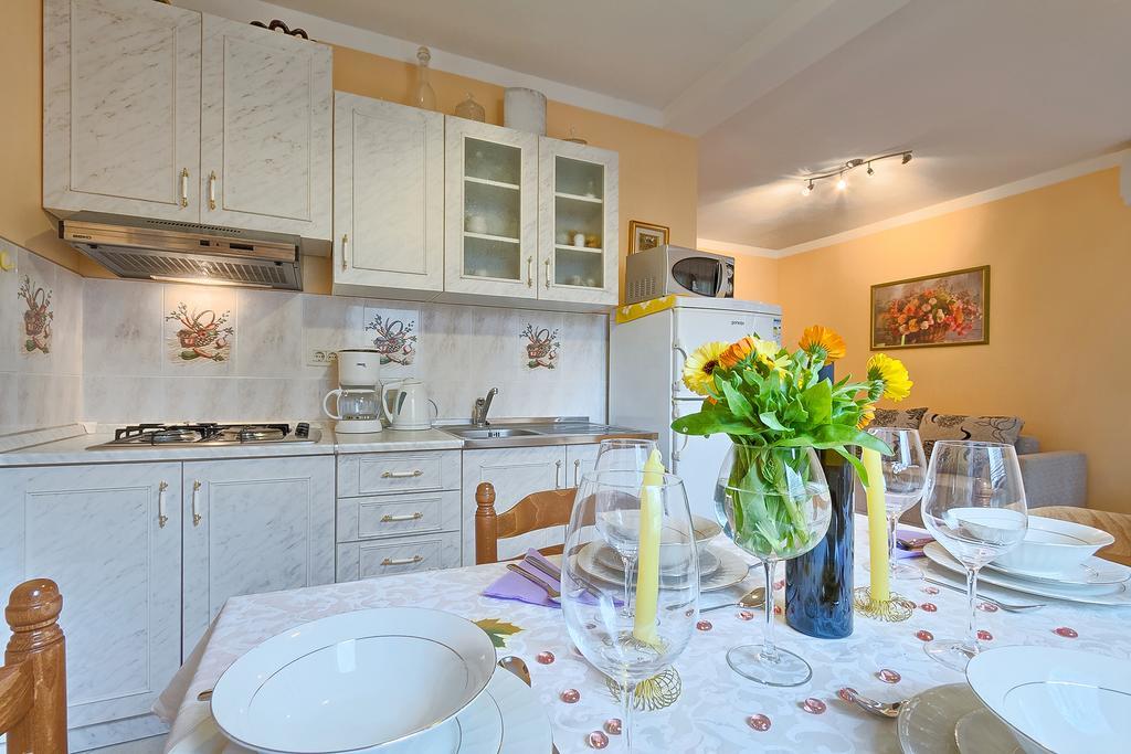 Apartments Valoda Nedeščina Екстериор снимка
