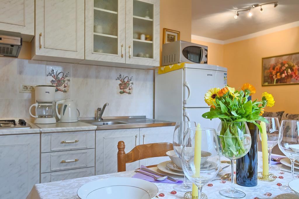 Apartments Valoda Nedeščina Екстериор снимка