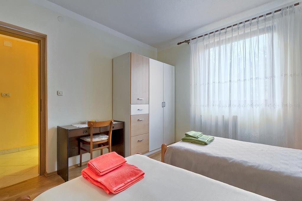 Apartments Valoda Nedeščina Екстериор снимка