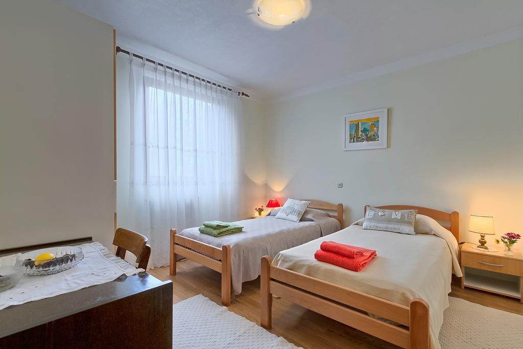 Apartments Valoda Nedeščina Екстериор снимка