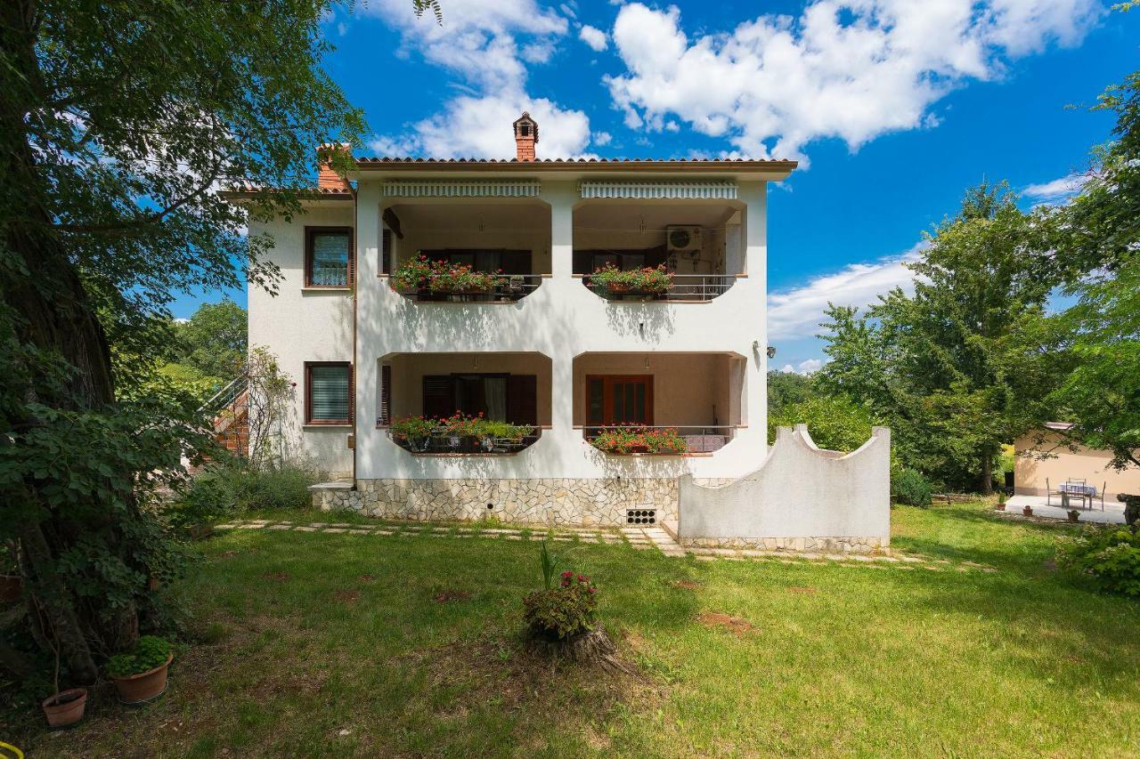 Apartments Valoda Nedeščina Екстериор снимка