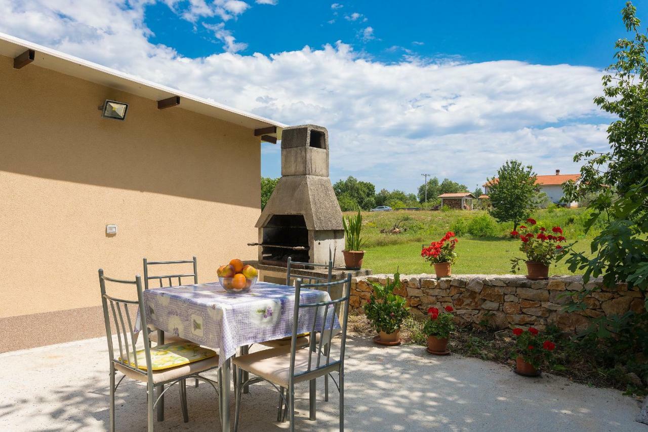 Apartments Valoda Nedeščina Екстериор снимка
